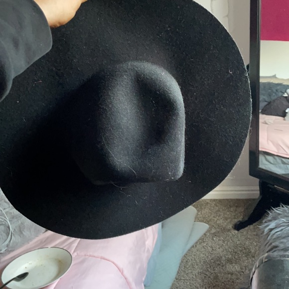 Hat! so cute - Picture 2 of 2